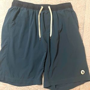 Vuori Kore Short XL 9 inch blue